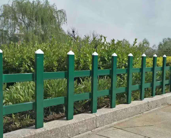 十堰鋅鋼護(hù)欄的怎么生產(chǎn)的呢？
